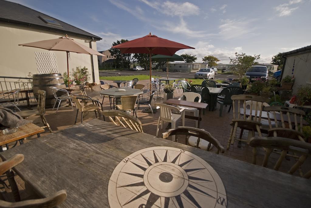 Beach Hotel & Restaurant Downings Esterno foto