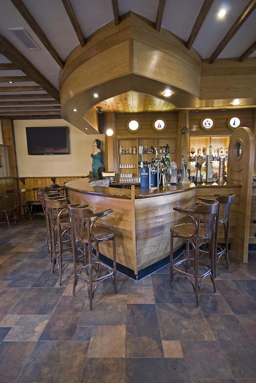 Beach Hotel & Restaurant Downings Esterno foto